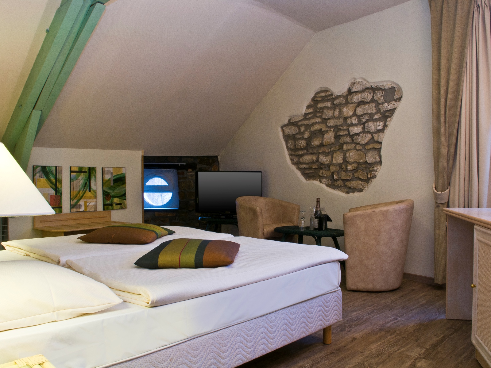 cocoon-hotel-grenier-des-grottes thumbnail