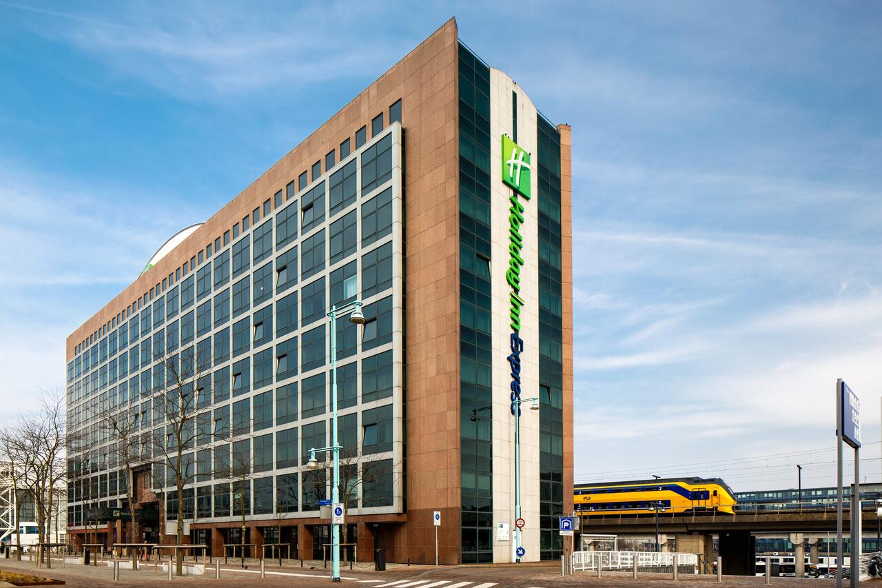 holiday-inn-express-amsterdam-sloterdijk-station thumbnail