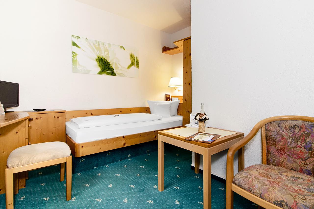 holzschuhs-schwarzwaldhotel thumbnail