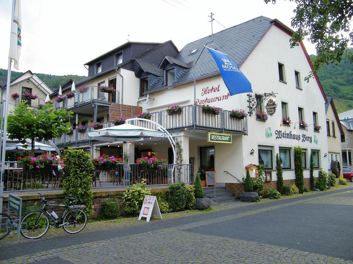 hotel-restaurant-weinhaus-berg thumbnail