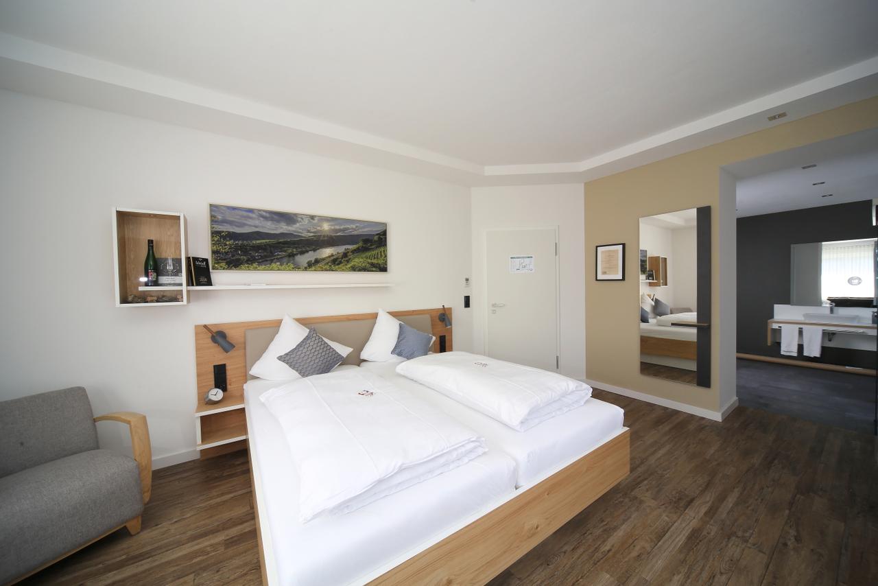 hotel-weinhaus-halfenstube thumbnail