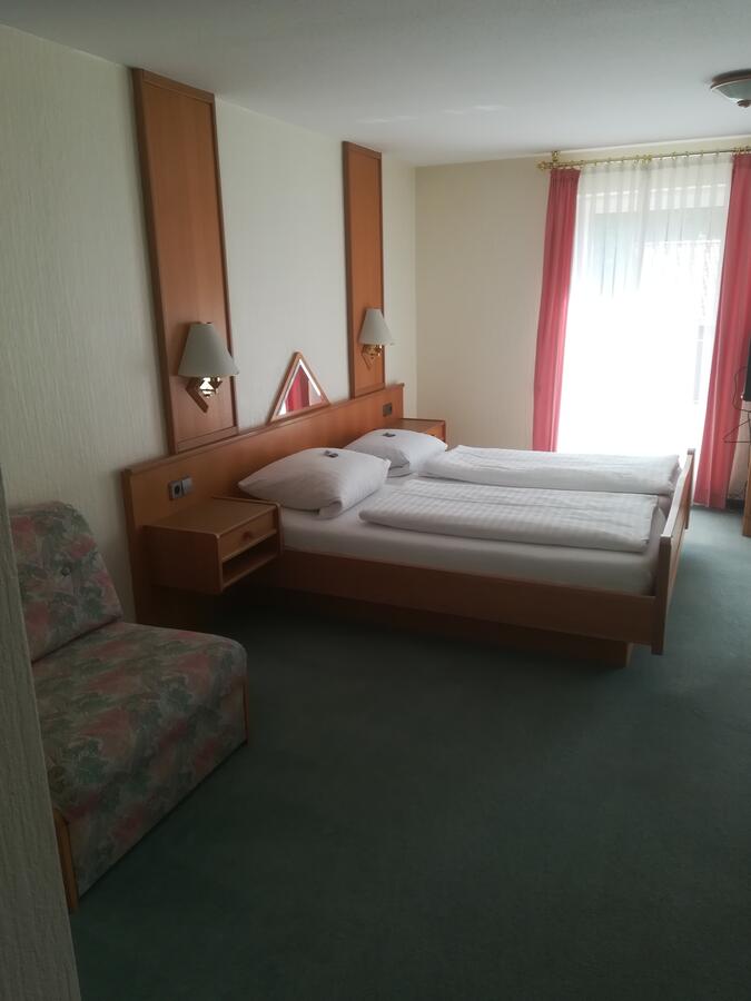 hotel-zum-marchenwald thumbnail